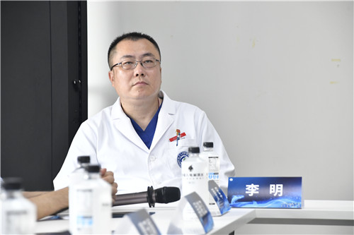 李明_副本.jpg 李明_副本.jpg